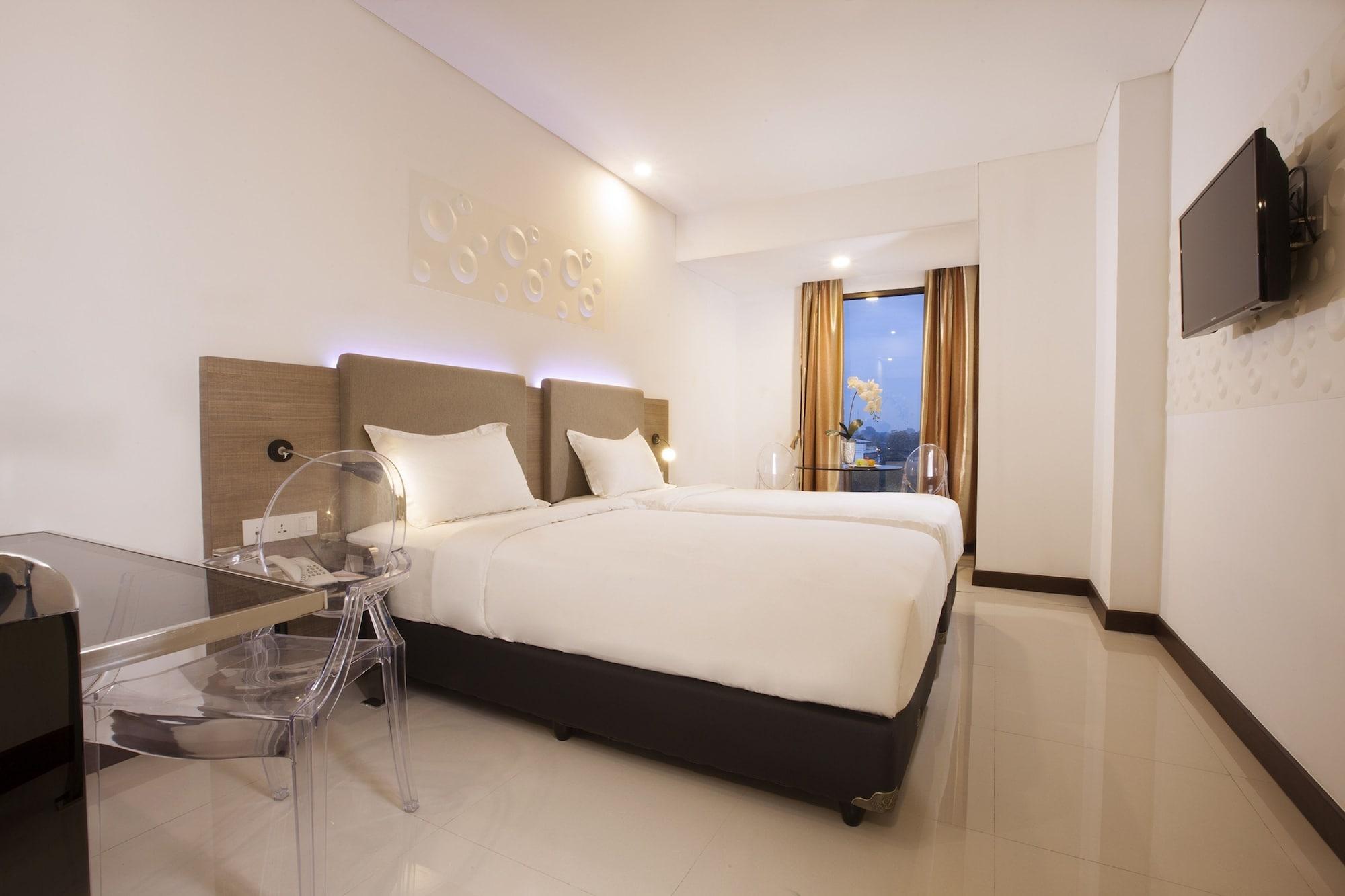 Verse Hotel Cirebon Eksteriør bilde