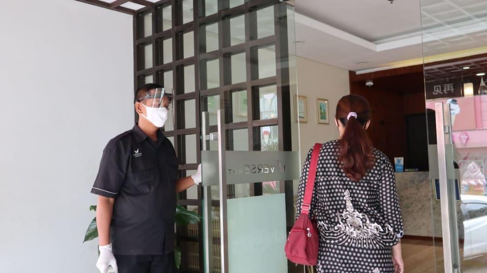 Verse Hotel Cirebon Eksteriør bilde