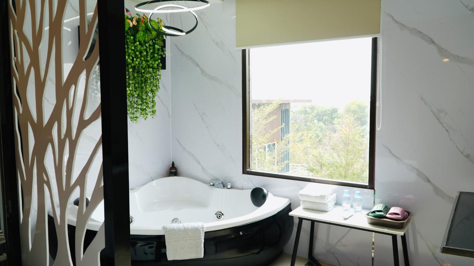 Verse Hotel Cirebon Eksteriør bilde
