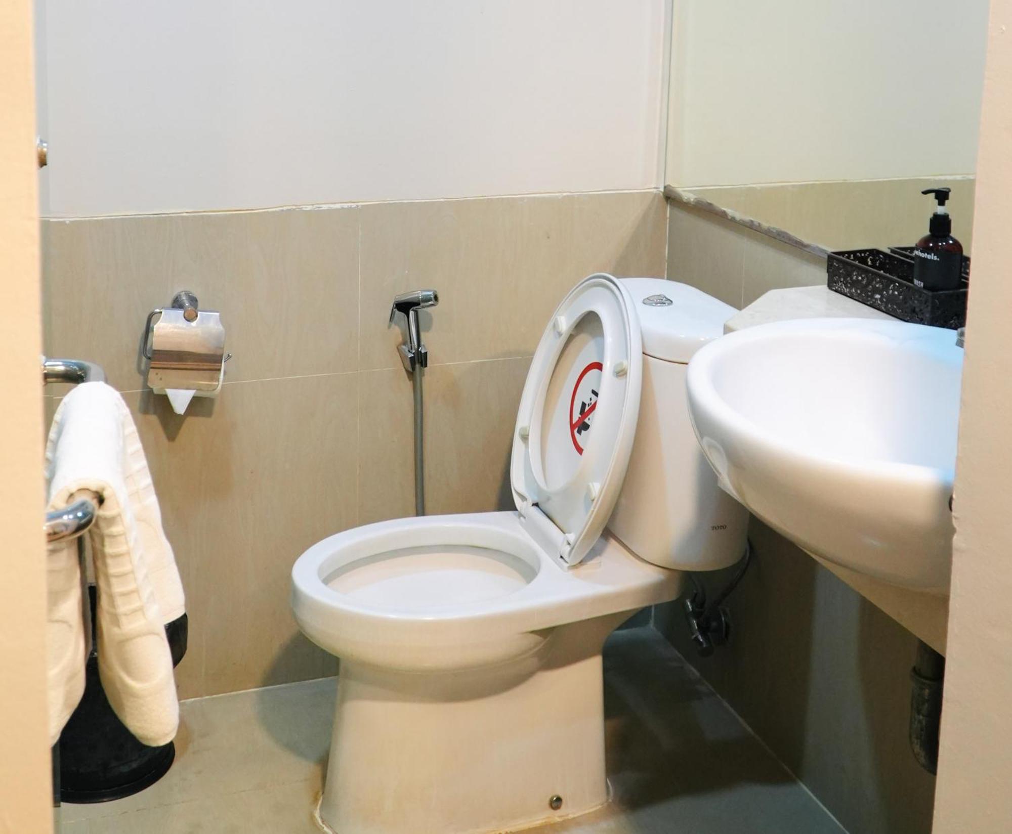 Verse Hotel Cirebon Eksteriør bilde