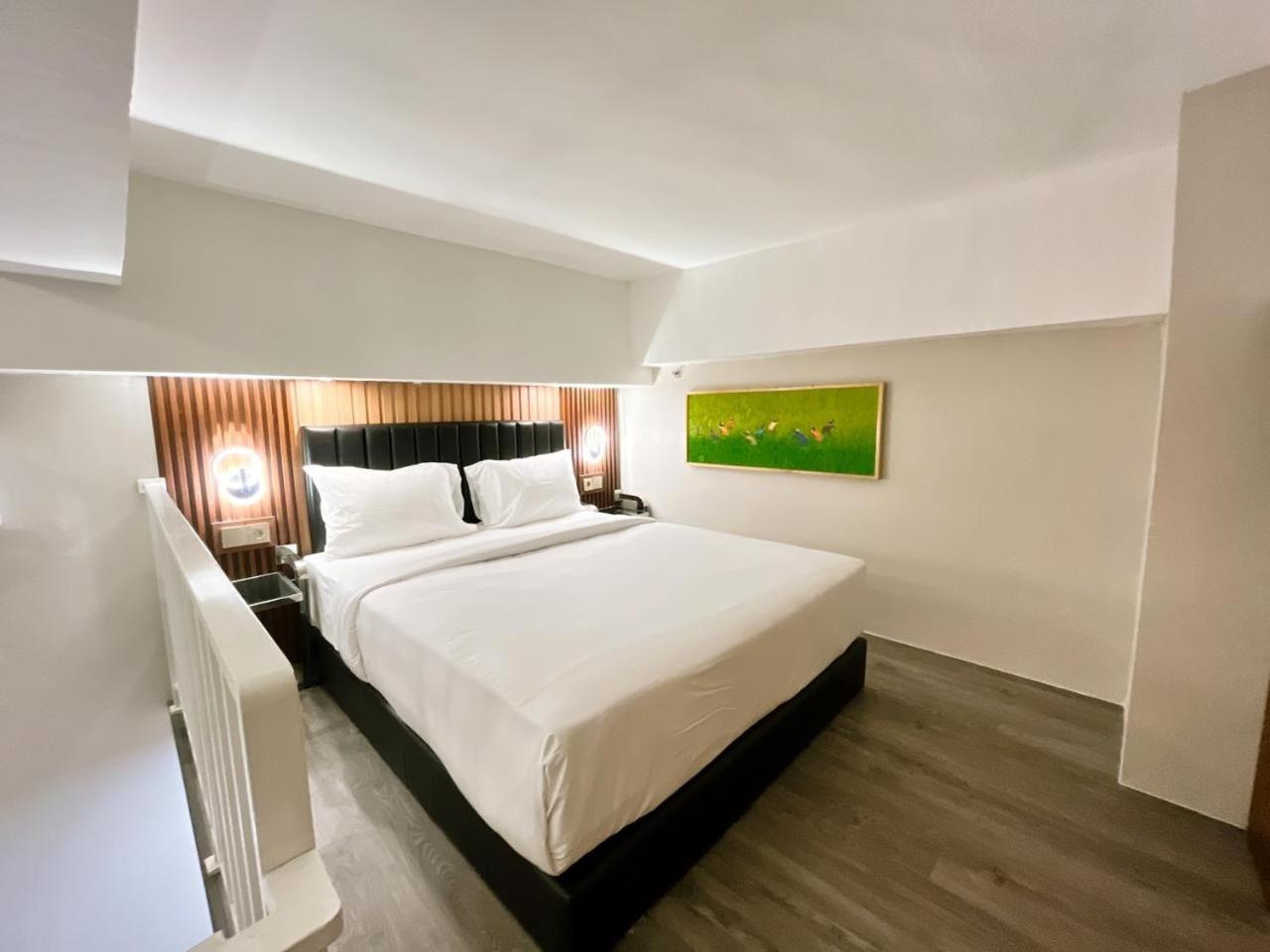 Verse Hotel Cirebon Eksteriør bilde
