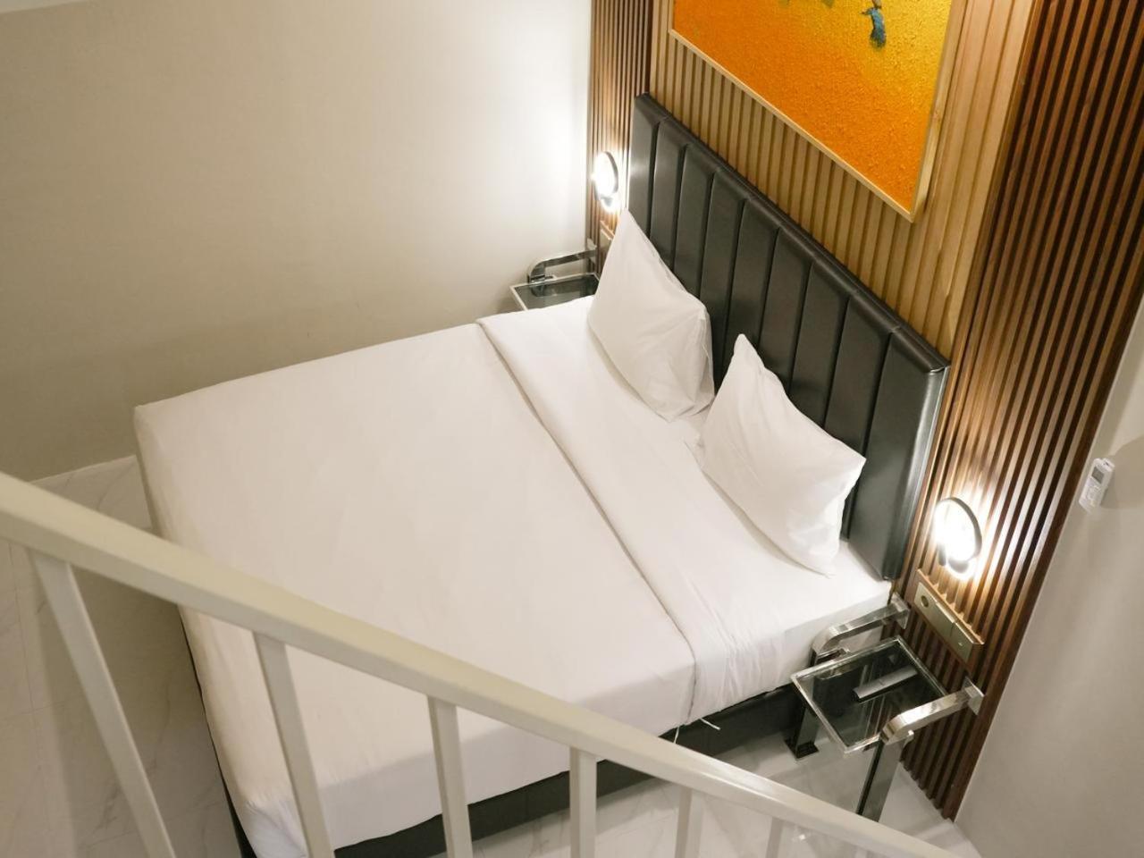 Verse Hotel Cirebon Eksteriør bilde
