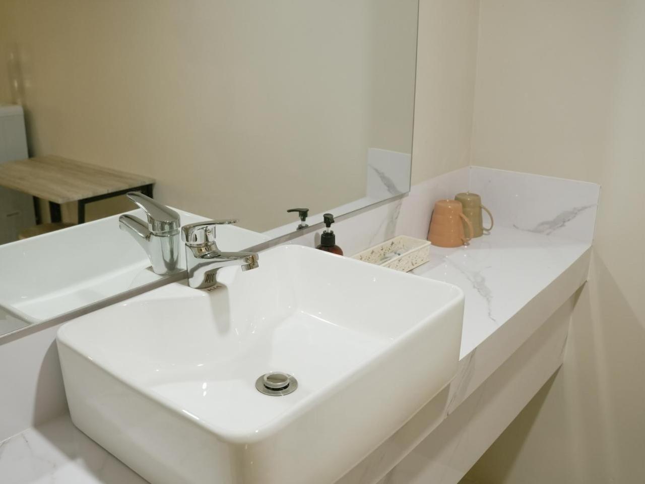 Verse Hotel Cirebon Eksteriør bilde