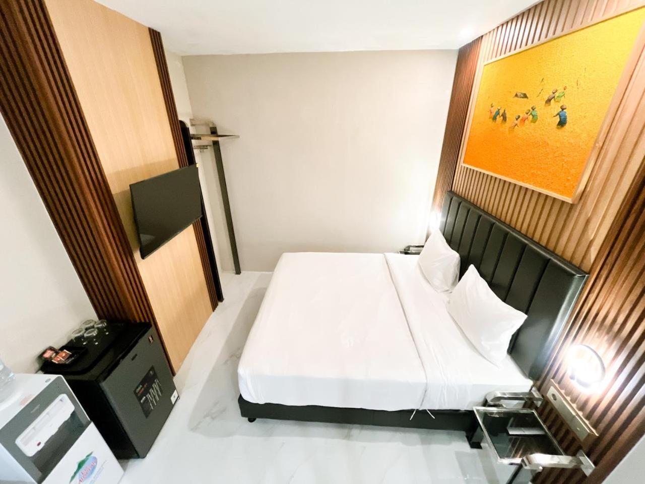 Verse Hotel Cirebon Eksteriør bilde