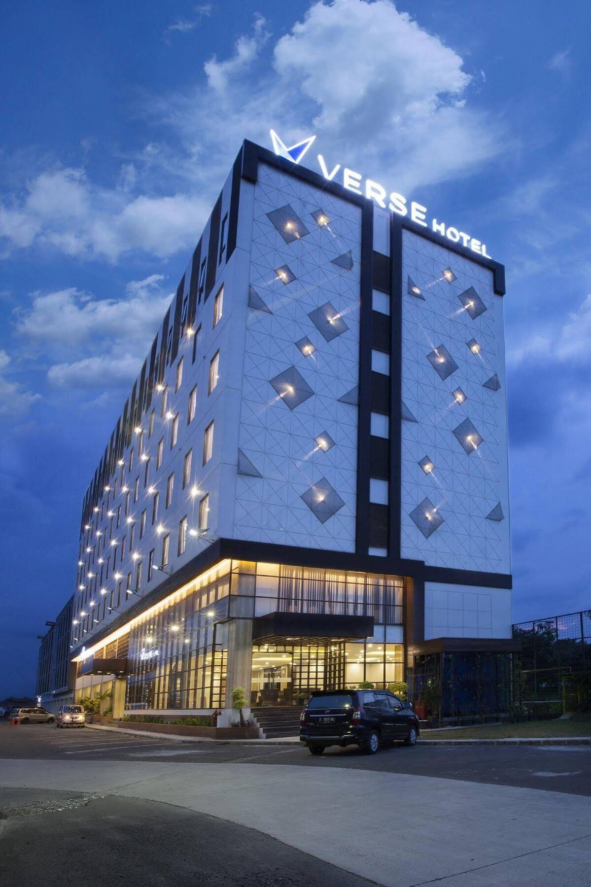 Verse Hotel Cirebon Eksteriør bilde